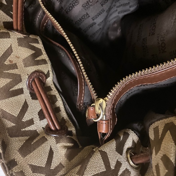 Michael kors authentic handbag - Picture 8 of 12